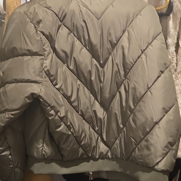 Express Olive Puffer Jacket - Picture 3 of 3